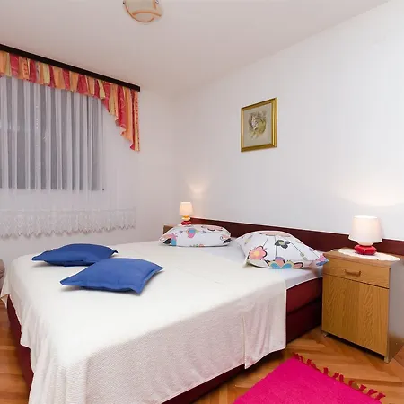 Branka Lejlighed Punat